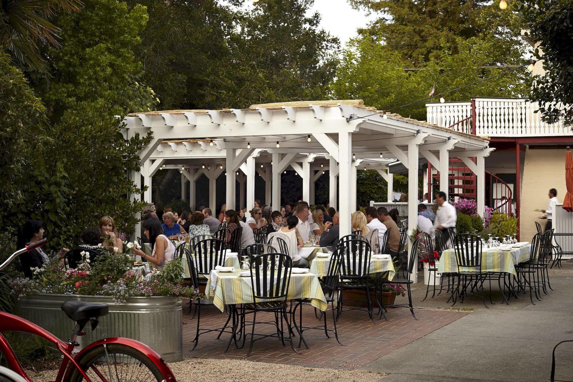 Calistoga Inn Restaurant And Brewery Extérieur photo